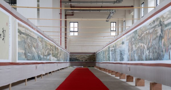 奇点财富 纪念郑和下西洋620周年艺术作品展在崇明开幕，500米长卷巨制领衔展出